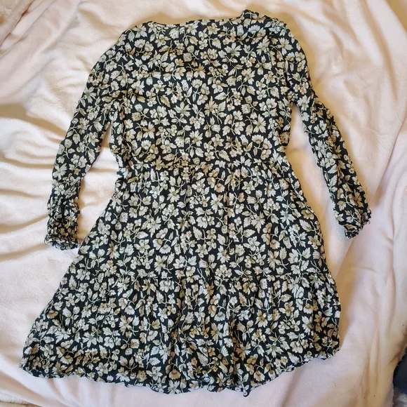 Casual Long Sleeve Patterned Dress - Picture 8 of 8